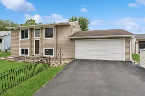 112502 Washington Ln, Chaska, MN 55318