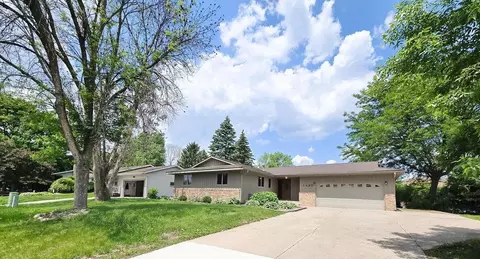 1420 17th St W, Hastings, MN 55033