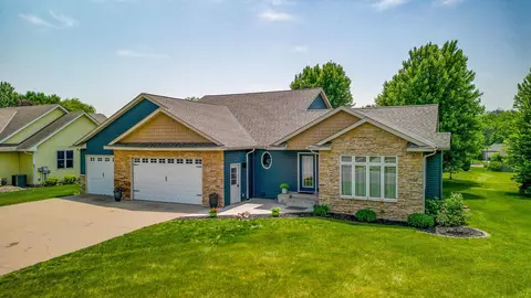 221 Victoria Blvd, Mankato, MN 56001