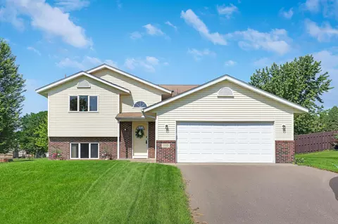 205 4th St NW, Saint Michael, MN 55376