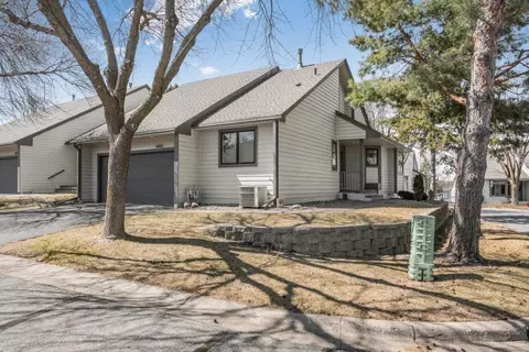 8425 Rice Lake Rd, Maple Grove, MN 55369