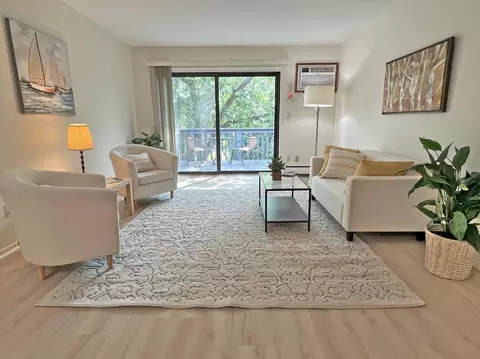 2800 Hamline Ave N #336, Roseville, MN 55113