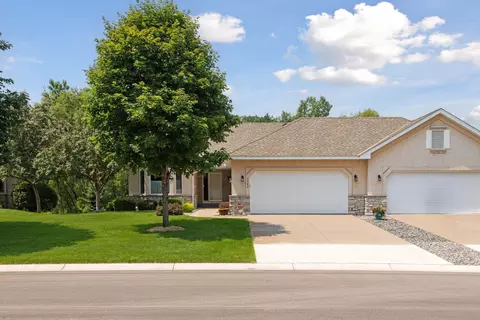 2584 Parkview Ct, White Bear Township, MN 55110