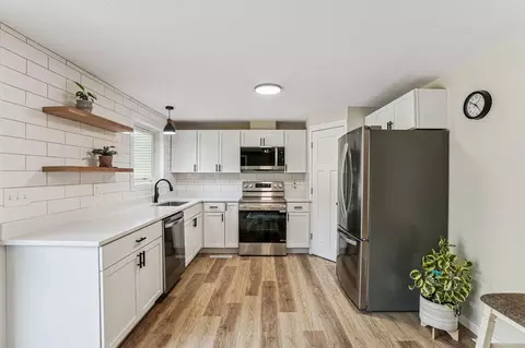 9729 Heath Ave S, Cottage Grove, MN 55016
