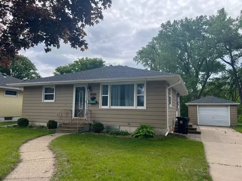 605 15th Ave SW, Austin, MN 55912