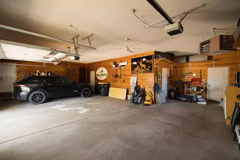 Exterior - 701 E Oak Ave, Olivia, MN 56277 photo 20 of 21