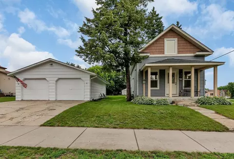 712 4th St S, Sauk Centre, MN 56378