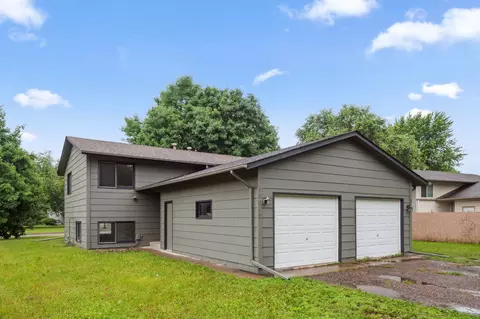 12908 Belle Aire Dr, Champlin, MN 55316 photo 2