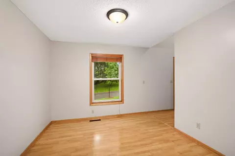 597 Thames Cir, Eagan, MN 55123 photo 9
