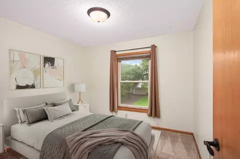 597 Thames Cir, Eagan, MN 55123 photo 24