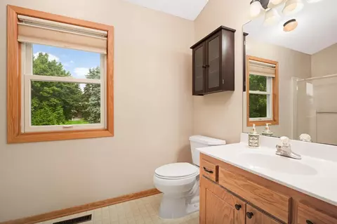 597 Thames Cir, Eagan, MN 55123 photo 23