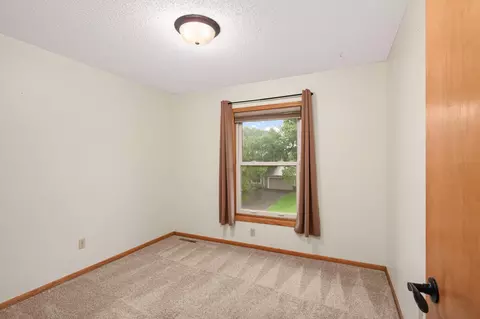 597 Thames Cir, Eagan, MN 55123 photo 25