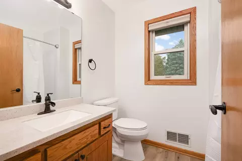 597 Thames Cir, Eagan, MN 55123 photo 28