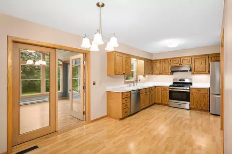 597 Thames Cir, Eagan, MN 55123 photo 13