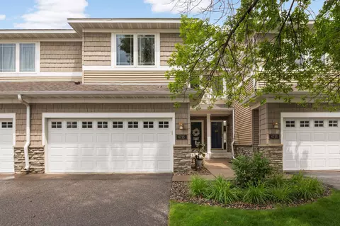6715 158th St W, Apple Valley, MN 55124