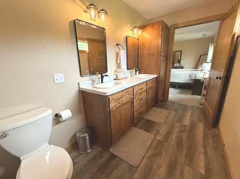 Bath - 16696 Eclipse Dr, Park Rapids, MN 56470 photo 2 of 5