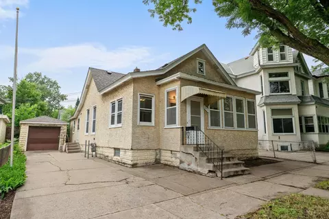 693 Bedford St, Saint Paul, MN 55130