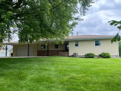 200 Amsterdam Ave E, Hollandale, MN 56045