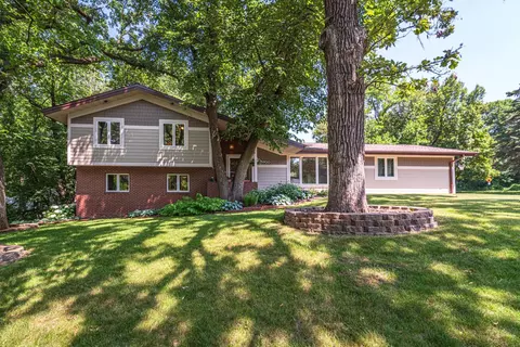 5900 Timberglade Dr, Bloomington, MN 55438