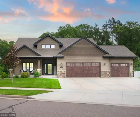 3735 Crest Ridge Ct, Eau Claire, WI 54701