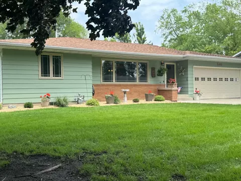 240 15th St SW, Owatonna, MN 55060