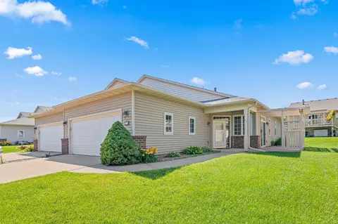 42 Pullman Ave, Saint Paul Park, MN 55071