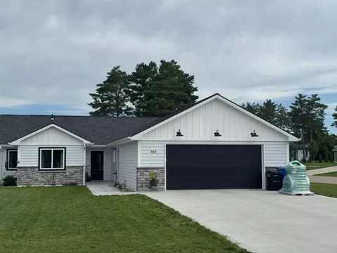 864 Lake Forest Cir, Detroit Lakes, MN 56501