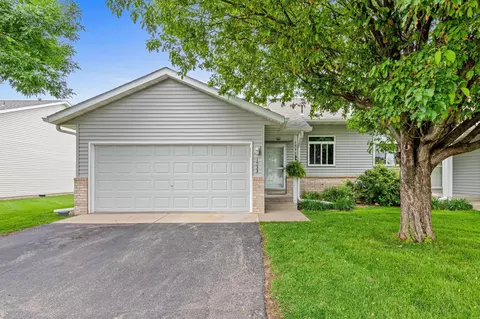 1533 Dublin Ct, Shakopee, MN 55379
