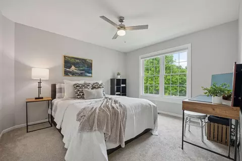 Bedroom - 5675 Marsh Pointe Dr, Shorewood, MN 55331 photo 4 of 9