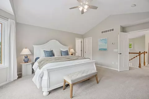 Bedroom - 5675 Marsh Pointe Dr, Shorewood, MN 55331 photo 3 of 9