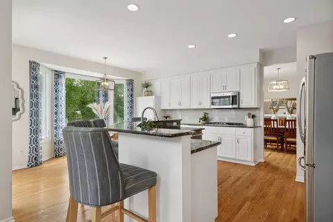 Kitchen - 5675 Marsh Pointe Dr, Shorewood, MN 55331 photo 2 of 4