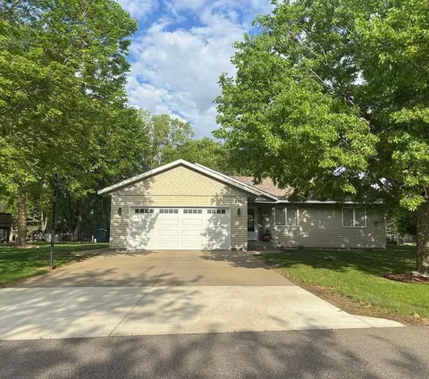 405 Sun Cir, Avon, MN 56310