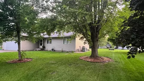 405 Sun Cir, Avon, MN 56310 photo 3
