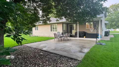405 Sun Cir, Avon, MN 56310 photo 4