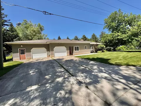 300 E Lyon St, Minneota, MN 56264
