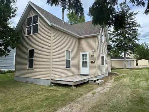 608 Duluth Ave N, Thief River Falls, MN 56701