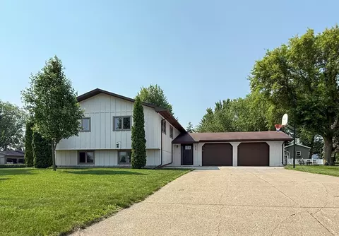 630 Cardinal St, Fairmont, MN 56031