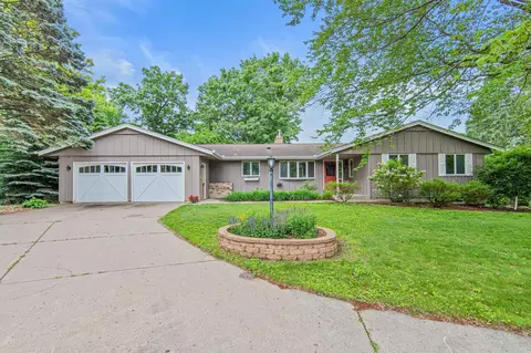815 Hazel Ct, Mendota Heights, MN 55120