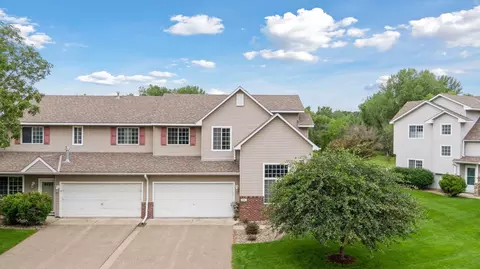 3204 Juniper Cir #A, Woodbury, MN 55125