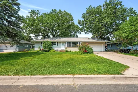 5239 Oconnell Dr, Mounds View, MN 55112