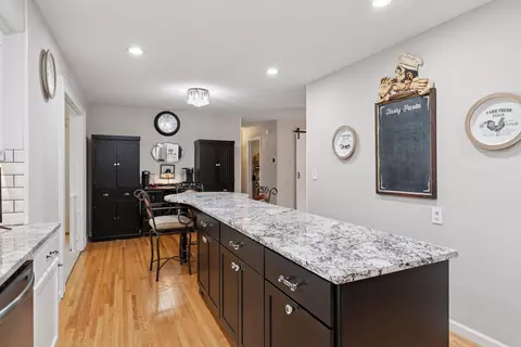 Kitchen - 5510 Joyce St, Maple Plain, MN 55359 photo 4 of 5