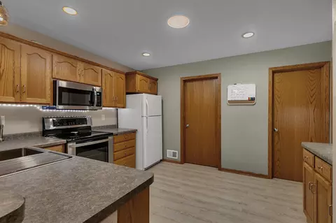 Kitchen - 518 Graceview Loop, Saint Joseph, MN 56374 photo 2 of 3