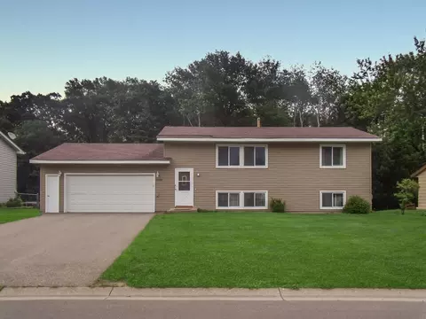 2095 Cliffview Dr, Eagan, MN 55122