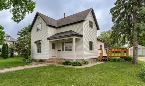 525 Warren Ave, Spring Valley, MN 55975