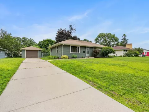 7920 Clinton Ave S, Bloomington, MN 55420