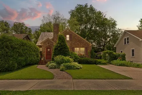 825 5th Ave SW, Faribault, MN 55021