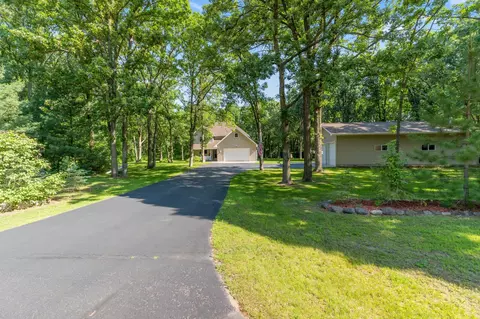 16068 Wooddale Dr, Little Falls, MN 56345