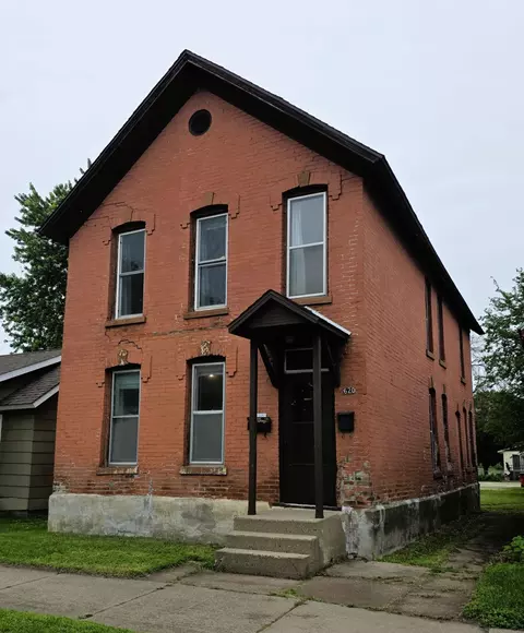 620 W 4th St, Winona, MN 55987