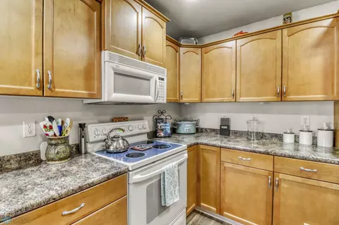 Kitchen - 3327 23rd Ave S, Fargo, ND 58103 photo 5 of 7