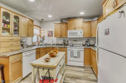 Kitchen - 3327 23rd Ave S, Fargo, ND 58103 photo 2 of 7